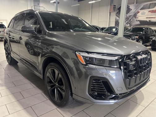 2025 Audi Q7 55 Premium Plus