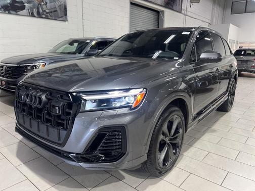 2025 Audi Q7 55 Premium Plus