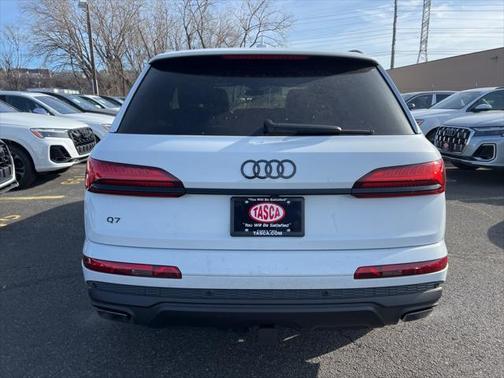 2025 Audi Q7 55 Premium Plus