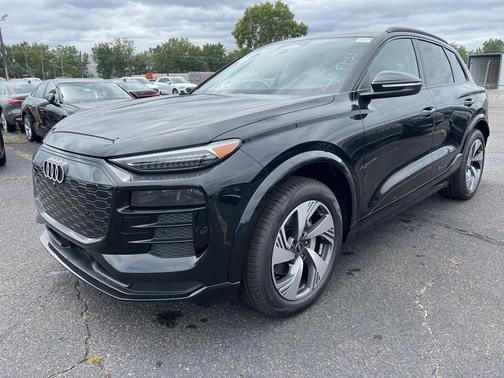 2025 Audi Q6 e-tron Premium Plus