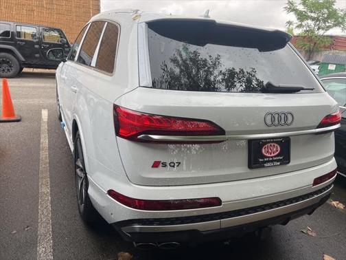 2025 Audi SQ7 4.0T Premium Plus