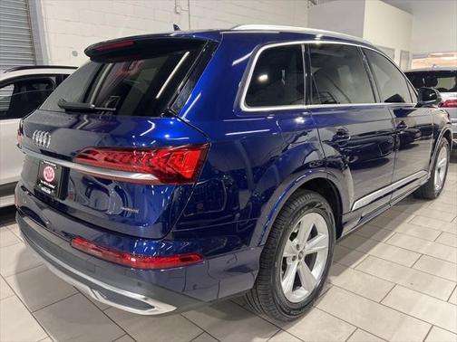 2023 Audi Q7 45 Premium