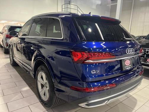 2023 Audi Q7 45 Premium