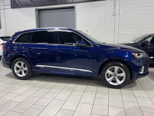 2023 Audi Q7 45 Premium