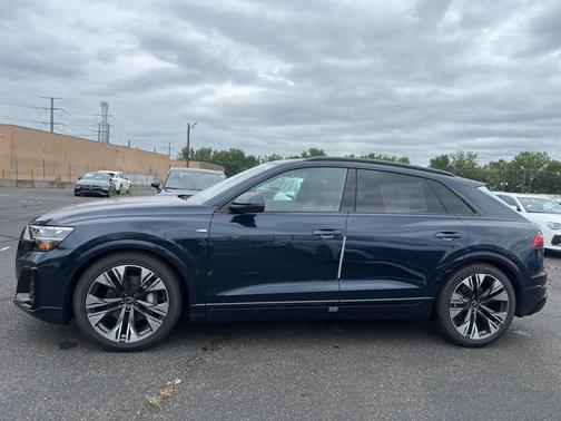 2025 Audi Q8 55 Premium Plus