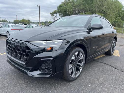 2025 Audi Q8 55 Premium Plus