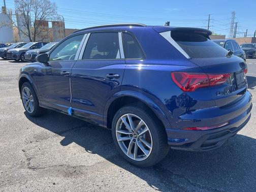 2025 Audi Q3 Premium 45 TFSI S line quattro Tiptronic