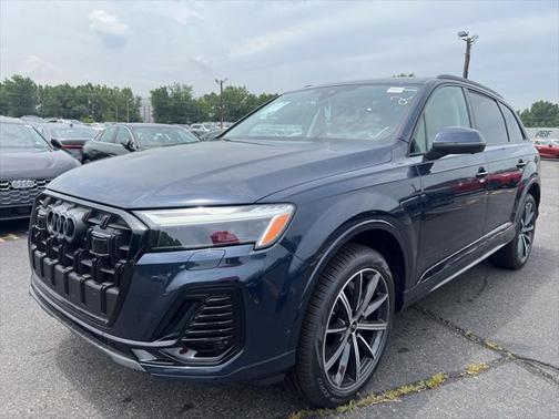 2025 Audi Q7 45 Premium Plus