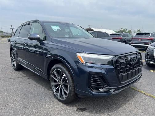 2025 Audi Q7 45 Premium Plus