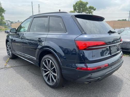 2025 Audi Q7 45 Premium Plus