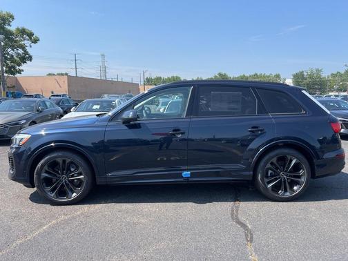 2025 Audi Q7 55 Premium Plus