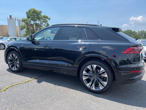 2025 Audi Q8 55 Premium Plus