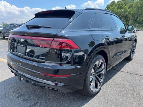 2025 Audi Q8 55 Premium Plus