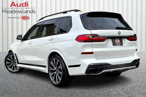 2022 BMW X7 M50i