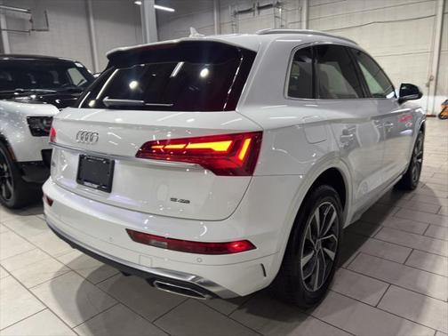 2022 Audi Q5 45 S line Premium