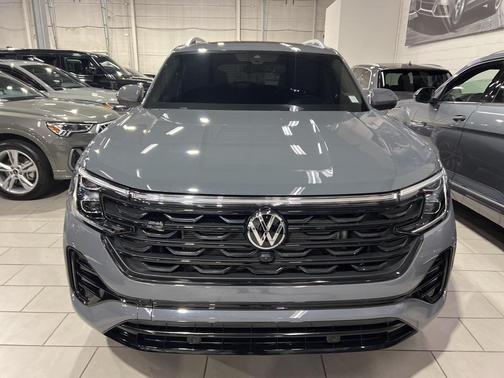 2025 Volkswagen Atlas 2.0T SEL Premium R-Line 4MOTION