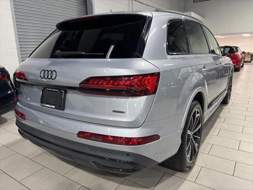 2022 Audi Q7 55 Premium Plus