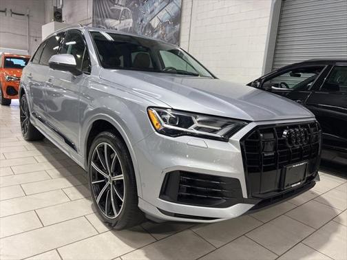 2022 Audi Q7 55 Premium Plus