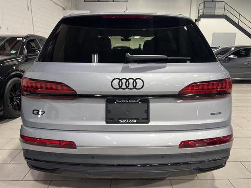 2022 Audi Q7 55 Premium Plus