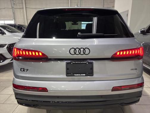 2022 Audi Q7 55 Premium Plus