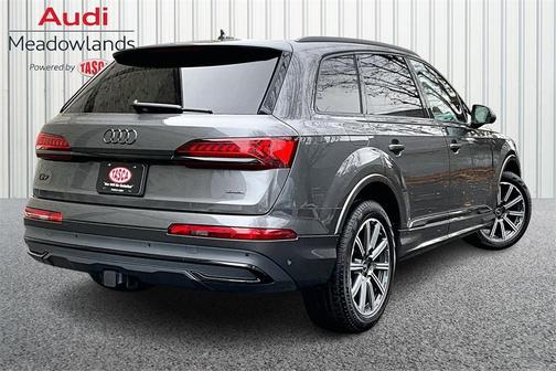 2023 Audi Q7 45 Premium Plus