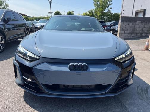 2023 Audi e-tron GT Prestige quattro