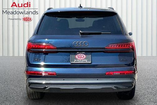 Waitomo Blue Metallic 2023 Audi Q7 55 Premium Plus