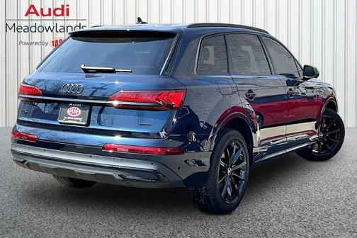 Waitomo Blue Metallic 2023 Audi Q7 55 Premium Plus