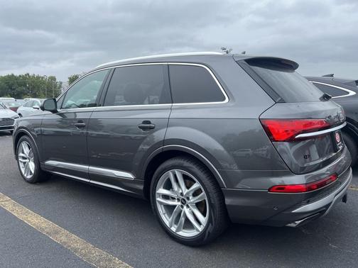 2025 Audi Q7 55 Premium Plus