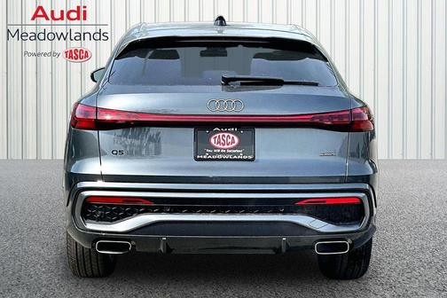 Daytona Gray Pearl Effect 2026 Audi Q5 Sportback 2.0T Premium Plus