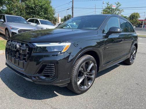 2025 Audi Q7 55 Premium Plus
