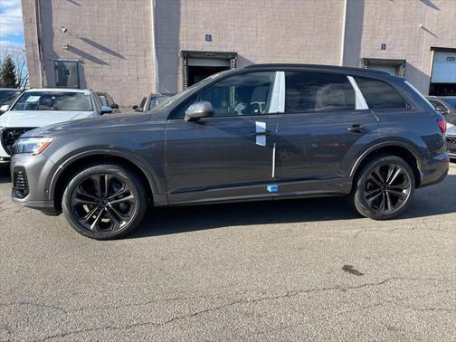 2025 Audi Q7 55 Premium Plus