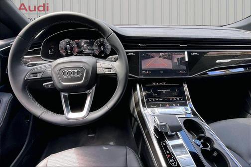 Daytona Gray Pearl Effect 2026 Audi Q8 55 Premium Plus