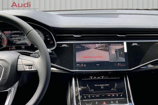 Daytona Gray Pearl Effect 2026 Audi Q8 55 Premium Plus