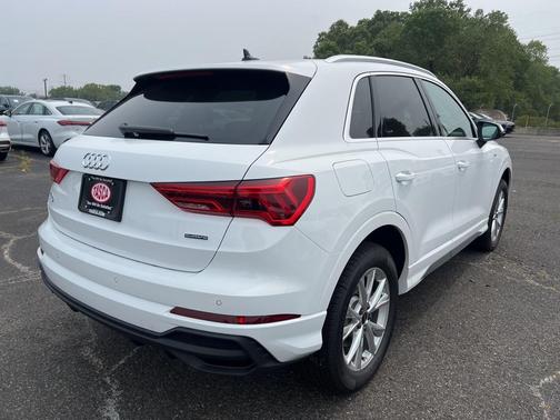2025 Audi Q3 Premium