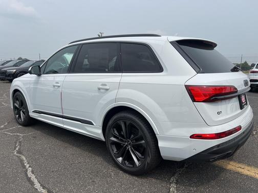 2025 Audi Q7 55 Premium Plus