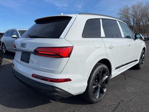 2025 Audi Q7 55 Premium Plus