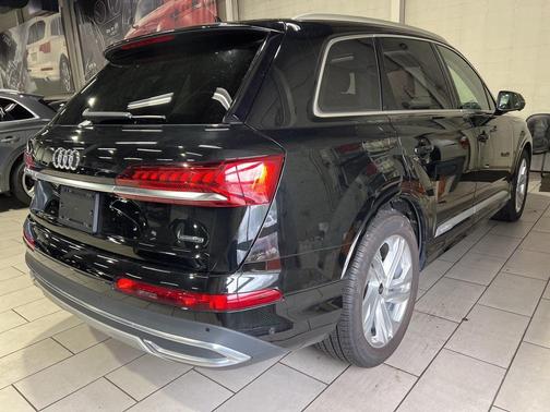 2022 Audi Q7 55 Prestige