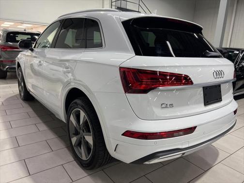2024 Audi Q5 40 Premium Plus