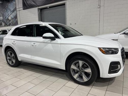 2024 Audi Q5 40 Premium Plus