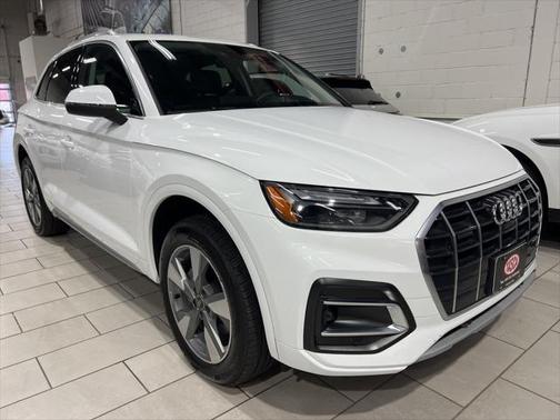 2024 Audi Q5 40 Premium Plus