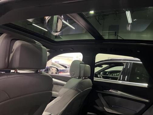 2024 Audi Q5 45 S line Premium