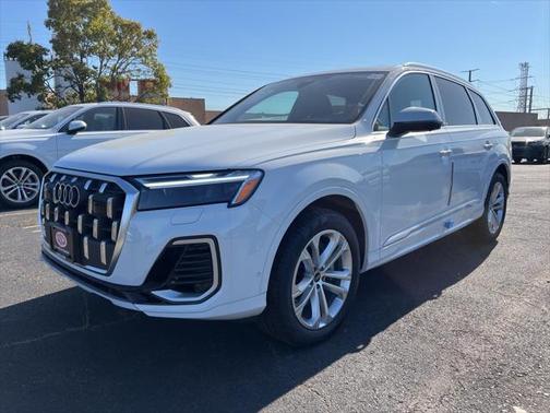 2025 Audi Q7 55 Premium