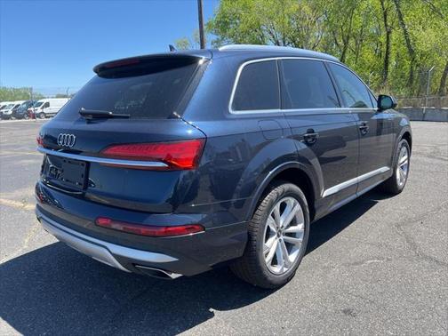2025 Audi Q7 45 Premium