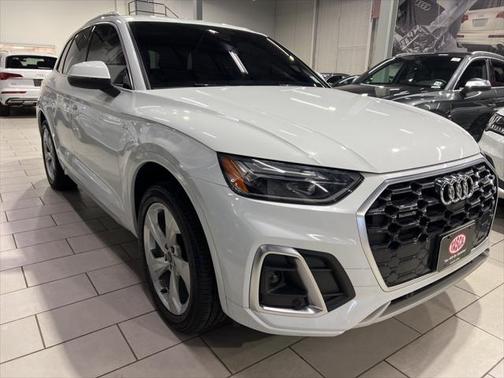 2022 Audi Q5 45 S line Premium Plus