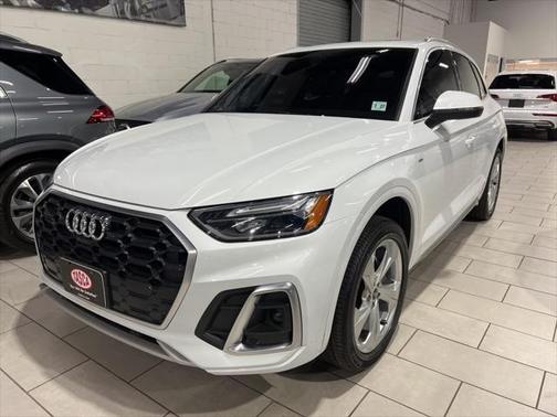 2022 Audi Q5 45 S line Premium Plus