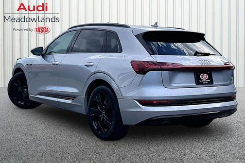 Florett Silver Metallic 2022 Audi e-tron Premium