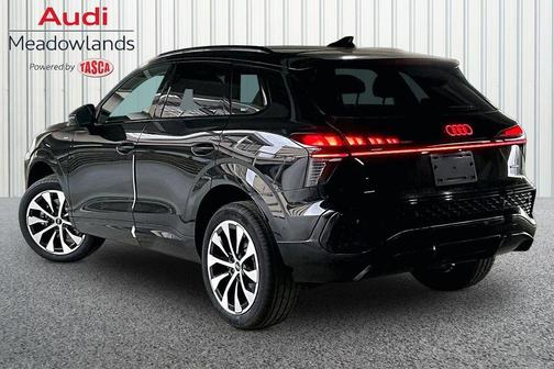 Mythos Black Metallic 2026 Audi Q3 S line