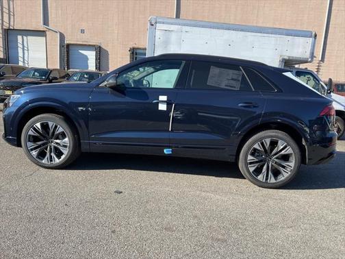 2025 Audi Q8 55 Premium Plus