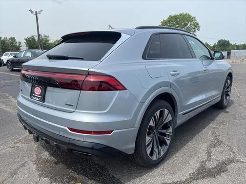 2025 Audi Q8 55 Premium Plus